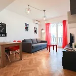 Victoria Avenue Apartment
